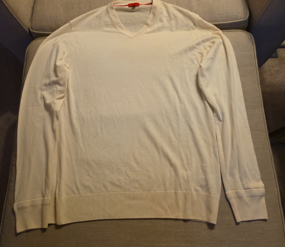 Isaia Men's Off-White V-Neck Sweater